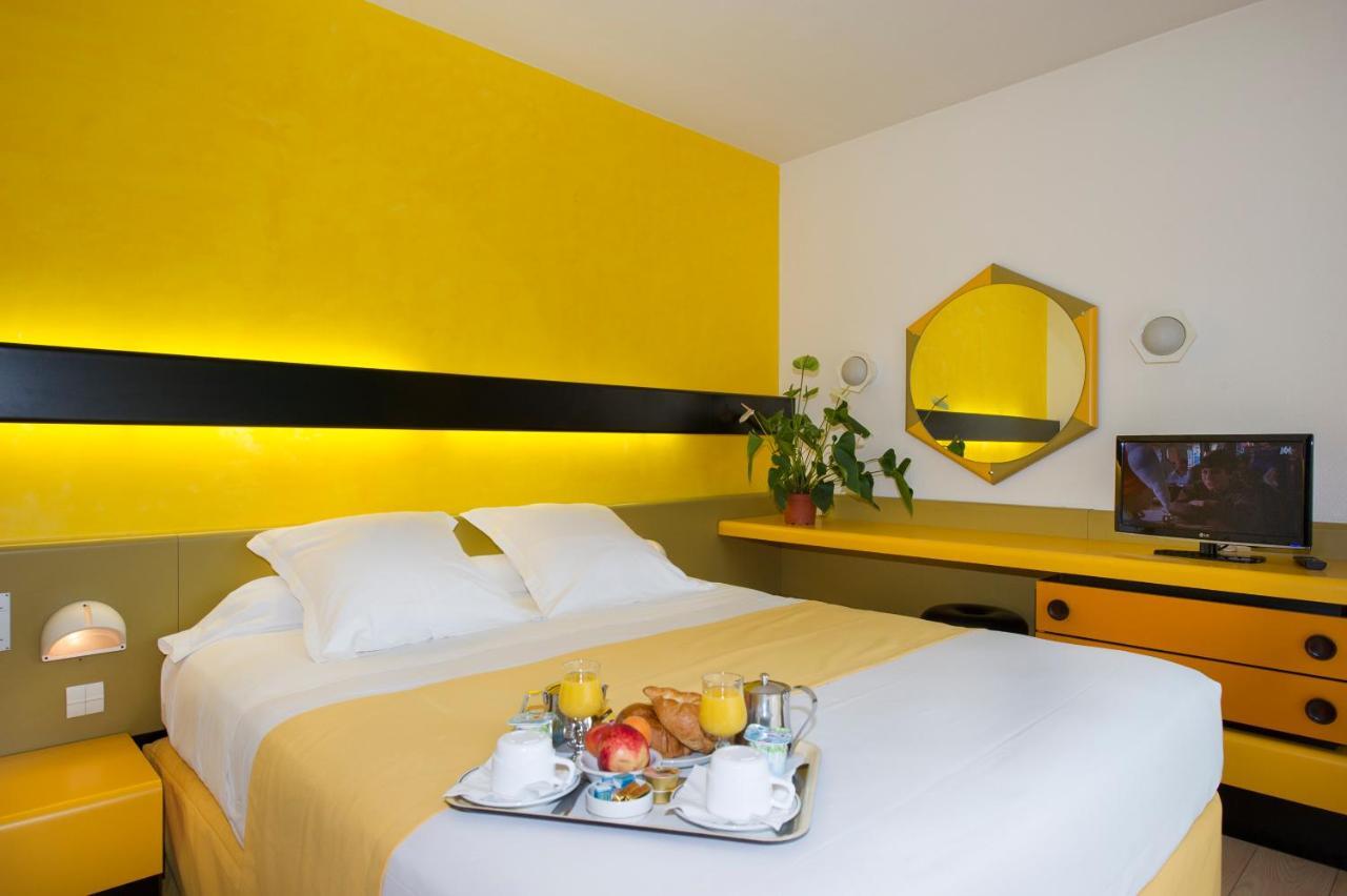 Hotel Urbain V Mende Habitación foto